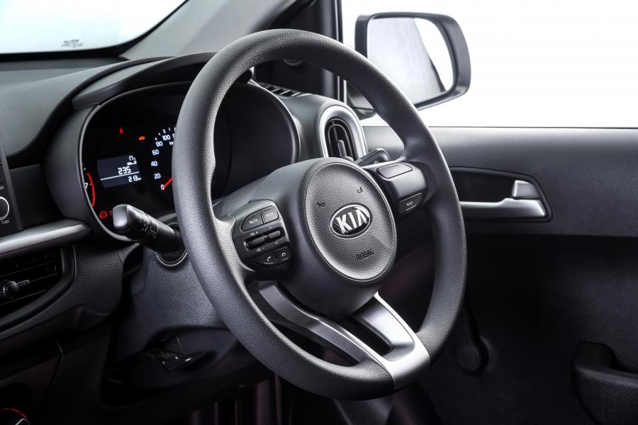 Детали интерьера Kia Picanto Runner (JA) 2020 года  (ZA) (фото 27 из 40)